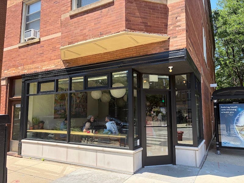 Dot’s Roscoe Village