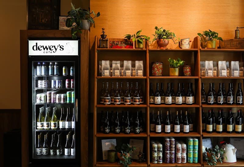 Dewey's Cafe