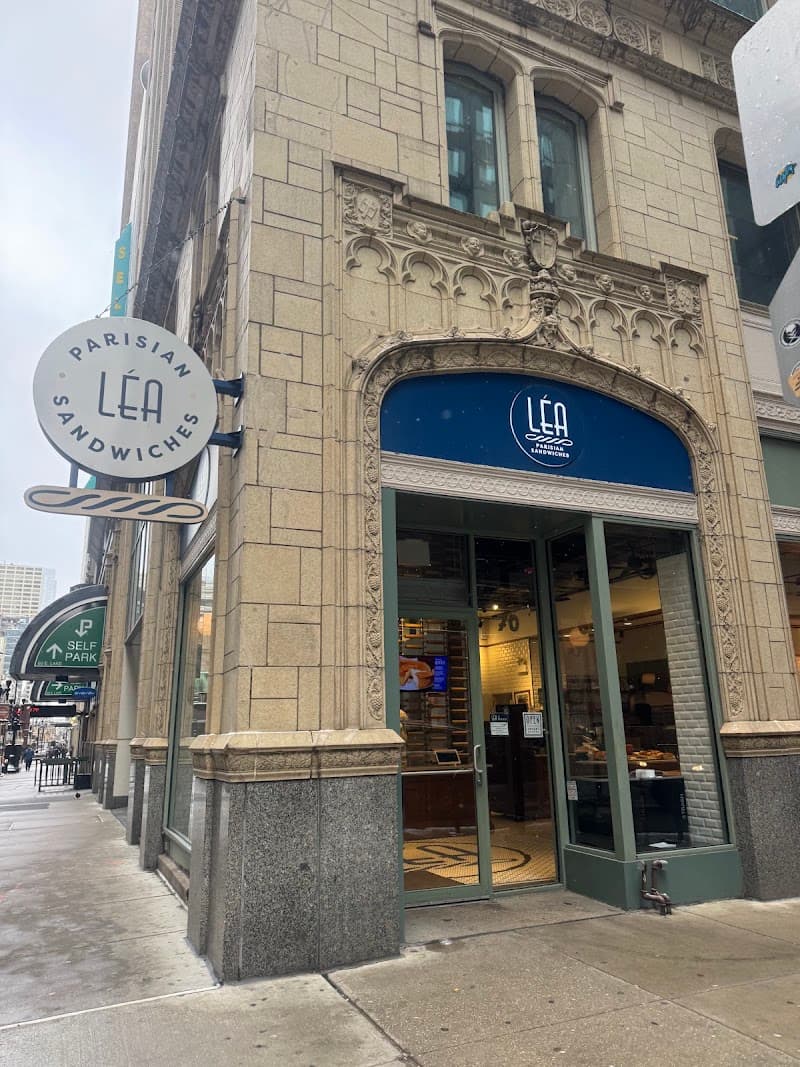Léa French Cafe Lake Street